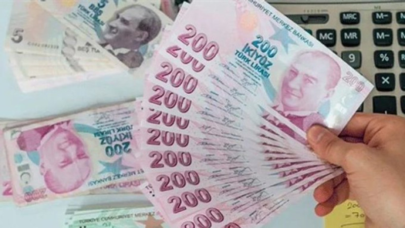 Üst düzey kamu görevlilerine 30 bin TL zam Komisyon’dan geçti