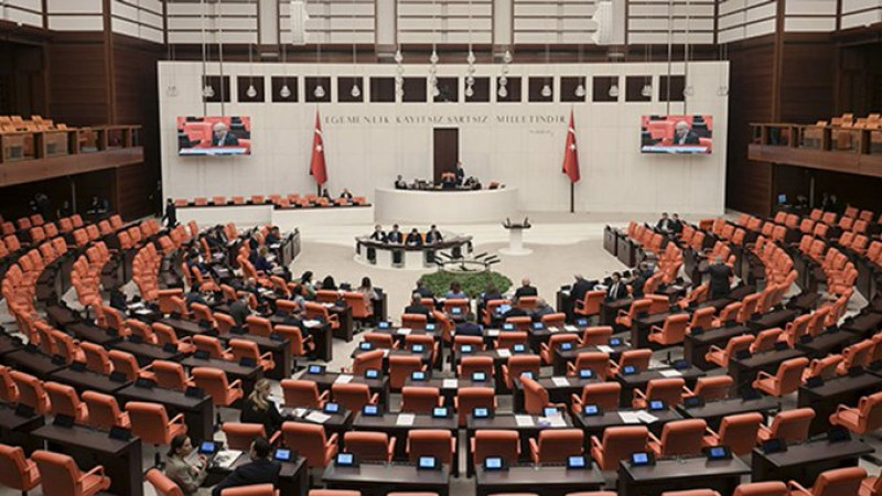 Yasa kabul edildi; Deprem suçluları kapsam dışı