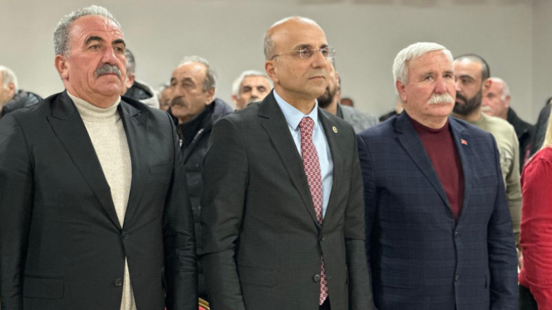 CHP’li Genç: “Pınarbaşı’ndaki kuraklık zararı kabul edildi, destek bütçeye konulmadı”