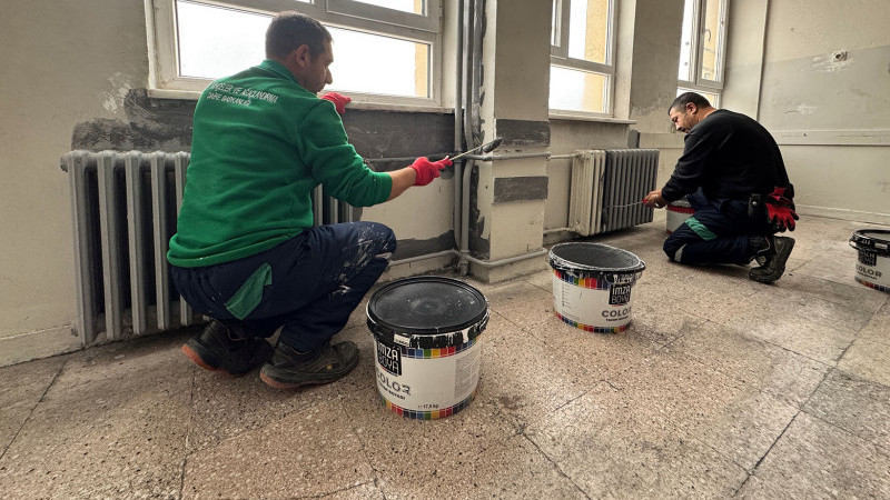 Büyükşehir’den Eğitim Yuvasında Boya Çalışması; Temiz Sınıflar Mutlu Öğrenciler