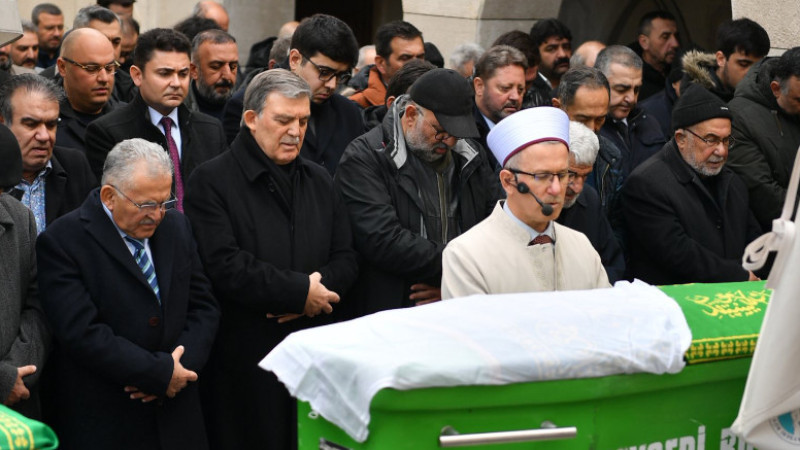 11. Cumhurbaşkanı Gül’de cenaze namazına katıldı