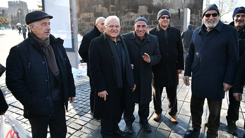 Büyükkılıç’tan Sivas Caddesi’nde Esnaf ve Vatandaşlarla ‘Tatlı’ Buluşma