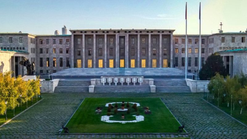 TBMM’ye 220 bin lira maaşla personel alınacak