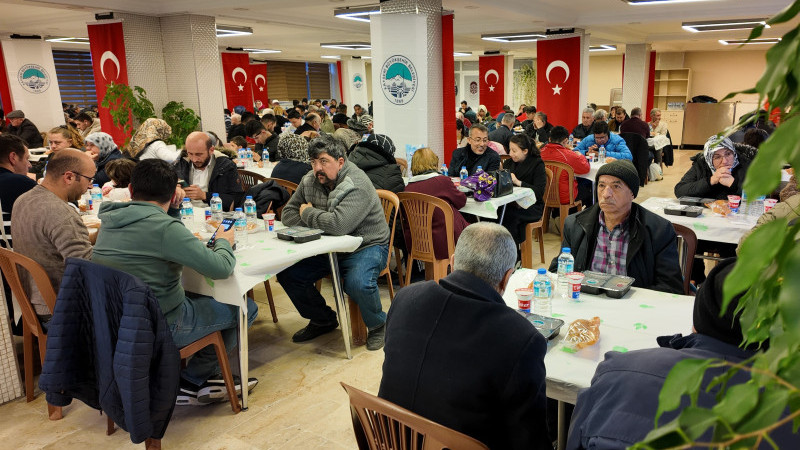 Büyükşehir, Ramazan’ın Bereketini Gönül Sofralarında Yaşatıyor