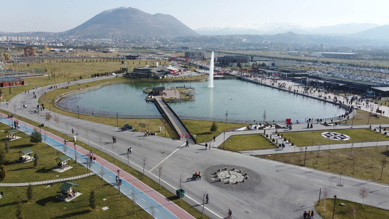 Büyükşehir’in Vizyon Projesi Millet Bahçesi, Kayserililerin Buluşma Noktası Oldu