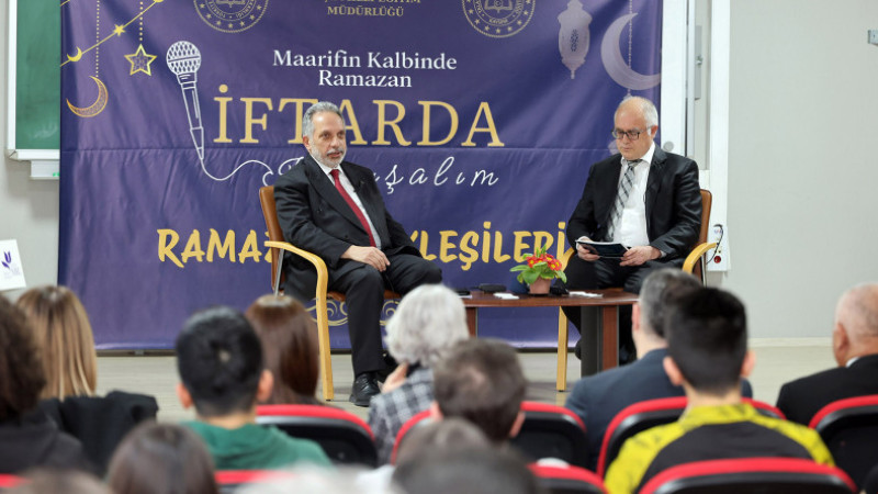 Başkan Yalçın Gençlerle Ramazan Söyleşisinde