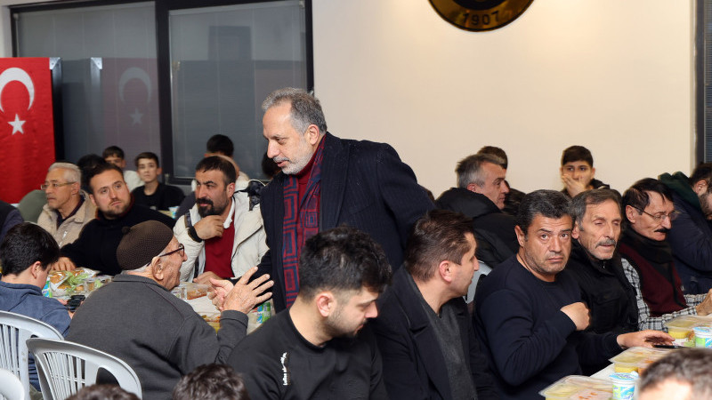 Başkan Yalçın Gönül Sofrasında Vatandaşlarla İftar Açtı
