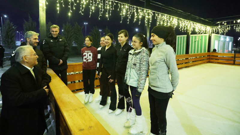 Başkan Büyükkılıç’tan Gençlere Müjde: Açık Hava Buz Pateni Pisti