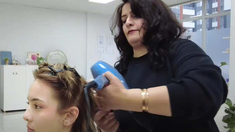 Hayaller, Kaymek İle Gerçekleşti; Kursiyer Kadın, Kendi Kuaför Dükkânını Açtı