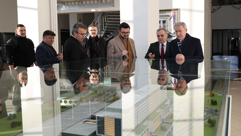 TBMM Milli Savunma Komisyonu Başkanı Akar, ERÜ’yü Ziyaret Etti