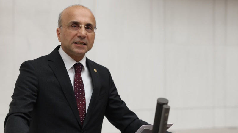 CHP’li Aşkın Genç; Emekli ikramiye bekliyor, iktidar bedelli askerlikten fon arıyor