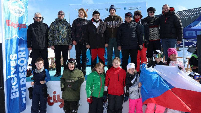 Diplomatik Kayak Yarışı’nda Dereceye Girenlere Ödülleri Takdim Edildi