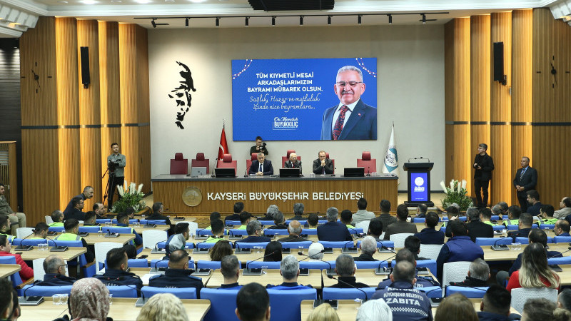 Personeliyle Bayramlaşan Başkan Büyükkılıç: “Kayseri Büyükşehir, Bir Marka”