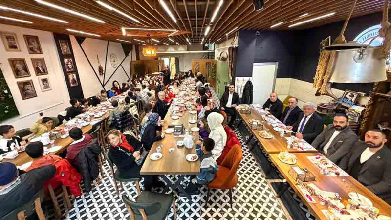 MHP Melikgazi İlçe Teşkilatı, iftarını çocuklarla birlikte açtı