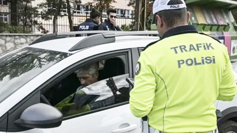 Çekme halatı, el feneri, pense; Araçta yoksa ceza var