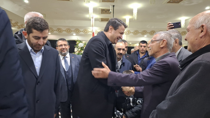 SP Lideri Arıkan Kayseri’de partililerle bayramlaştı