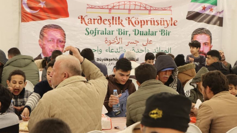 Kayseri Büyükşehir Suriye’de iftar çadırı kurdu