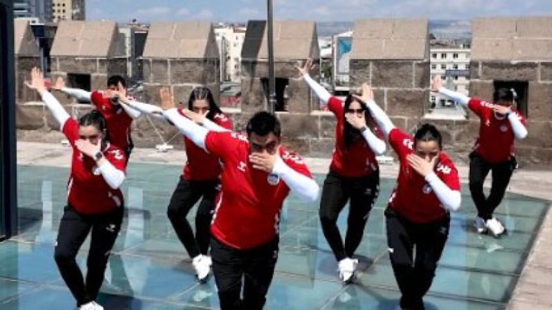 Büyükşehir’den 2027 Türk Dünyası Kültür Başkentliğine “Kartal Dansı” İle Kutlama