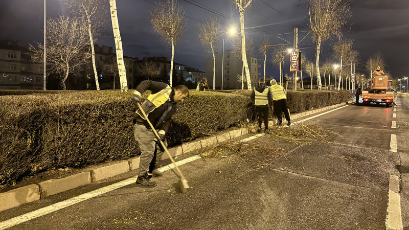 Büyükşehir’den Gece Yarısı Ulaşım Güvenliği İçin Kesintisiz Mesai
