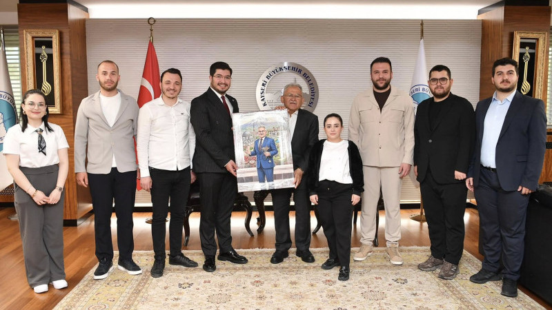Başkan Büyükkılıç’a “Ziyaret” Yoğunluğu