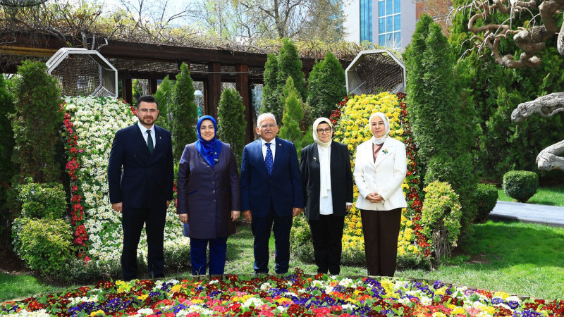 AK Parti Kadın Kolları Başkanı Ercan’dan Başkan Büyükkılıç’a “Avrupa Şehri” Övgüsü