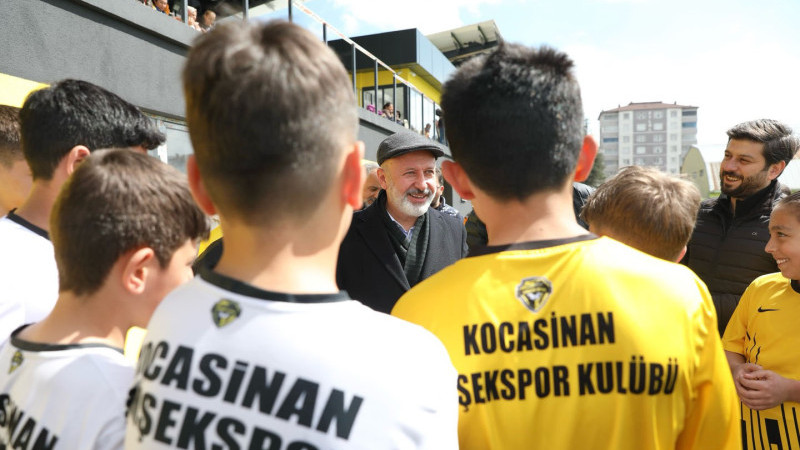 Kocasinan’da Vali Muammer Güler Stadı Baştan Sona Yenileniyor