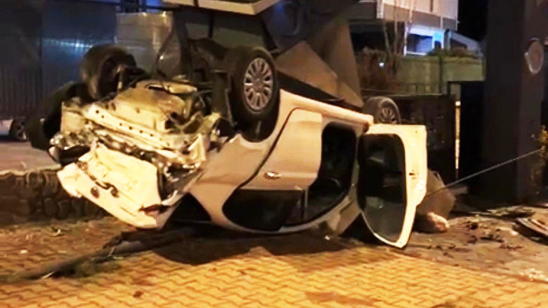 Kayseri'de Otomobil beton bloğa çarptı: 1 yaralı