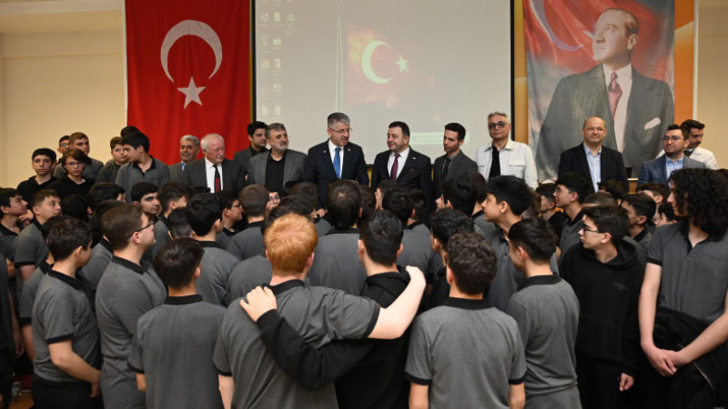 Milletvekili Çopuroğlu Kariyer Günlerine katıldı 