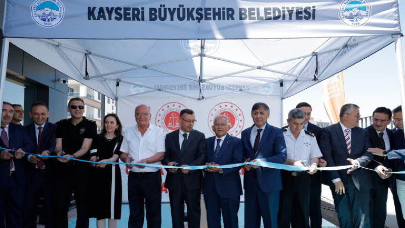 Başkan Büyükkılıç, Talas Çocuk Görüşme Merkezi’nin Açılışını Yaptı