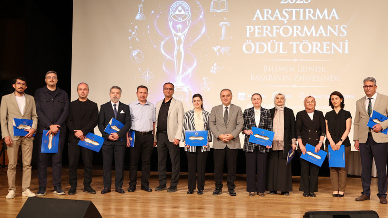 ERÜ’de “2025 Yılı Araştırma Performans Ödül Töreni” Düzenlendi