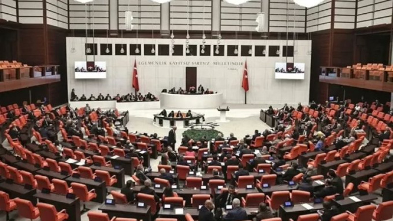 Gözler TBMM’de! Yeni resmi tatil geliyor; Tarih belli oldu