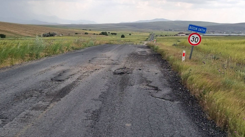 Kayseri-Boğazlıyan Sınırında Yol Çilesi