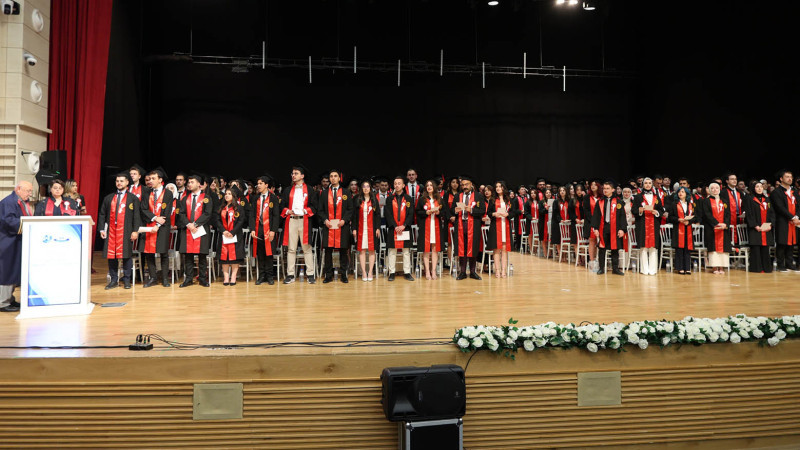 ERÜ Tıp Fakültesi 52. Dönem Mezunlarını Verdi