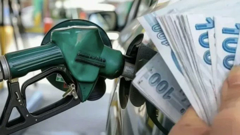 Motorine zam geldi; Gece yarısından itibaren fiyatlara yansıdı