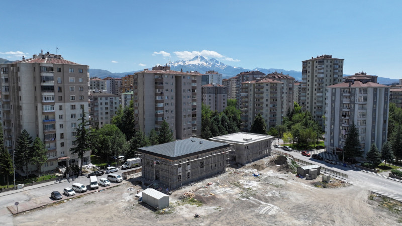 Kocasinan'ın Yeni Kültür ve Eğitim Merkezi Sinan Kütüphanesinde Sona Yaklaşıldı