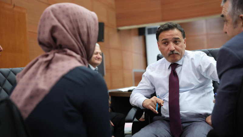 Vali Çiçek, vatandaşlarla bir araya geldi