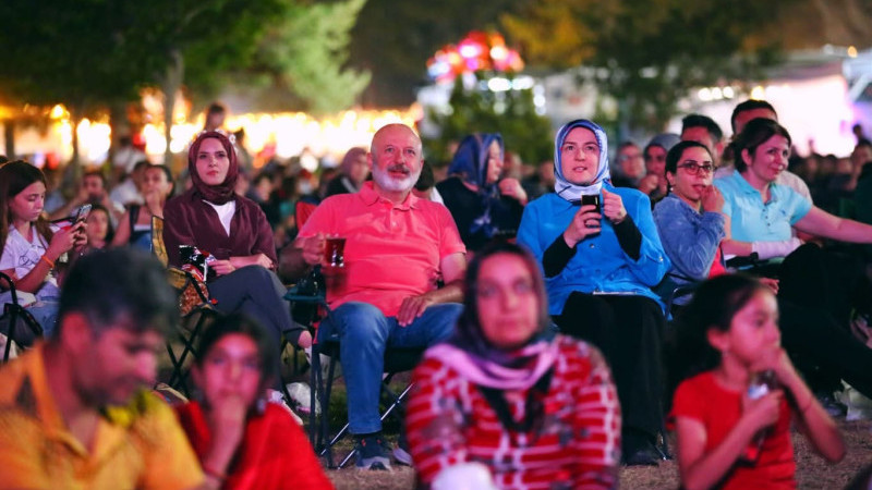 Yeşilçam’ın Unutulmaz Filmi “Neşeli Günler” Fuar 38’de Vatandaşlarla Buluştu