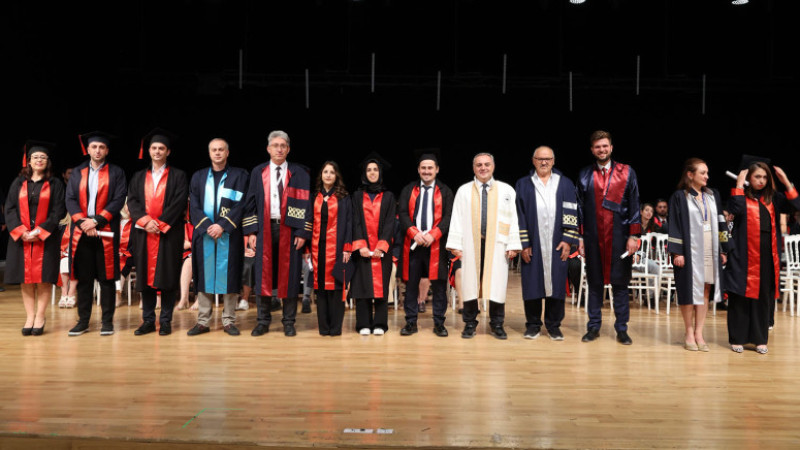 ERÜ’de Lisansüstü Mezuniyet Sevinci Yaşandı