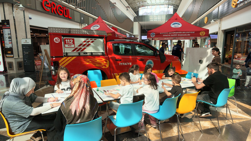 Minik İtfaiyeciler, Büyükşehir İle Hem Öğrendi Hem Eğlendi