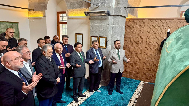 Seyyid Burhaneddin-i Veli Türbesine protokolden ziyaret